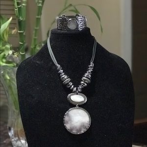 Chico’s Necklace w/Bracelet